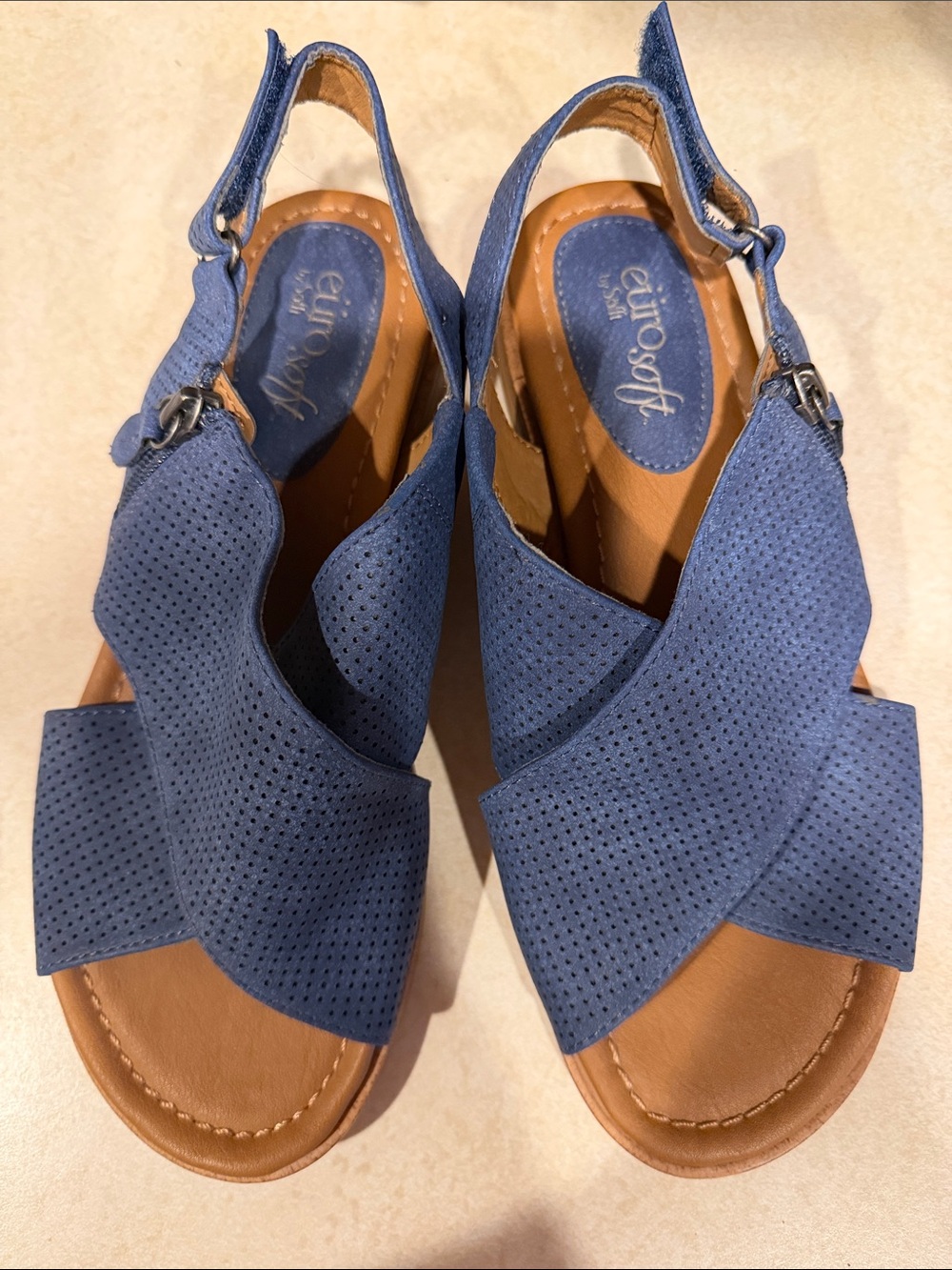 NEW Eurosoft by Söfft Darla Perforated Crisscross Sandals Blue/Denim Size 7.5